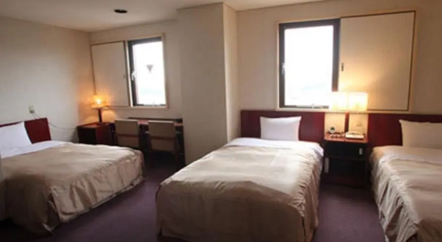 Трёхместный номер Standard Sun Plaza Hotel