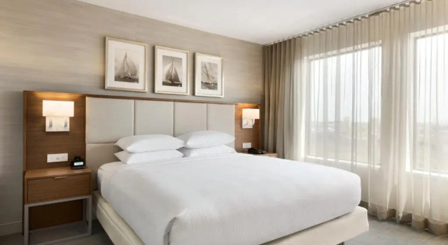 Двухместный люкс DoubleTree Suites by Hilton Hotel Boston - Cambridge
