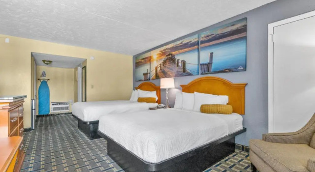 Четырёхместный номер Deluxe Days Inn by Wyndham Myrtle Beach-Grand Strand