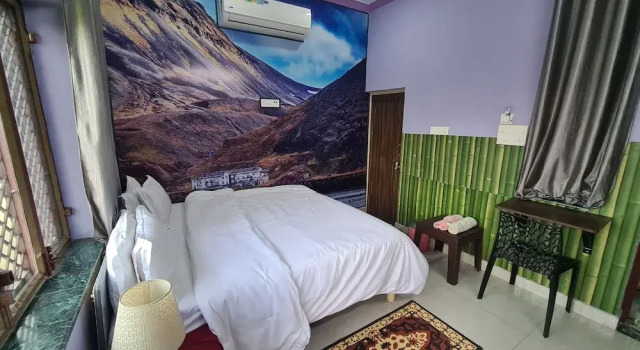 Двухместный номер Standard с балконом и с видом на сад Anukampa Guest House