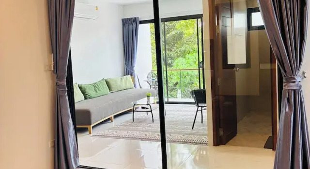 Hillside Haven-Luxury Room