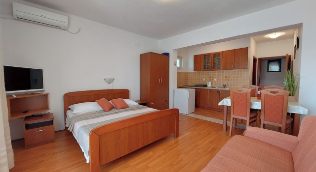 Студия Apartments Irena