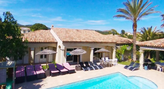 Luxueuse Villa Récente à Saint Raphaël de Plain Pied