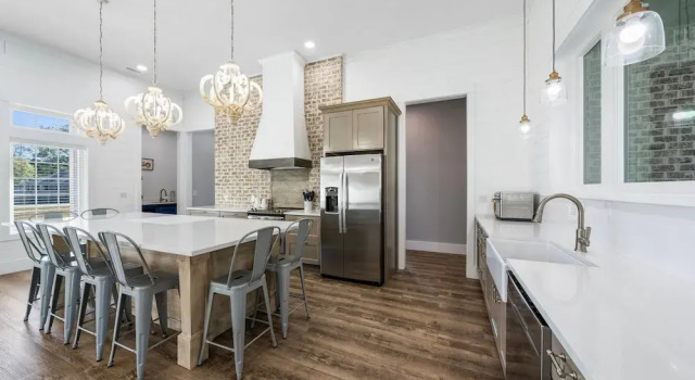 Коттедж Large Lux Home,private Pool,spa,backyard, 6 Bdrms, Beach,wharf, OWA 15 Mins Away