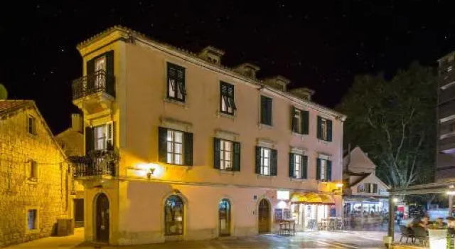 Piano Nobile Rooms, Prenota Hotel Splitska 