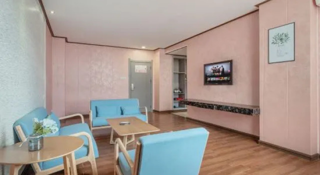 Люкс Business Yangjiang Poli Holiday Hotel (Jiangcheng Yueyun Bus Terminal)