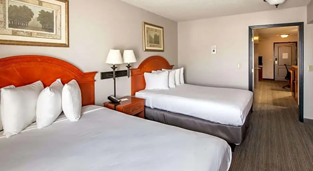 Четырёхместный люкс Country Inn & Suites by Radisson, El Dorado, AR