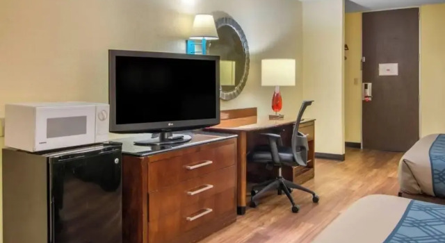 Comfort huone Forsyth Inn & Suites