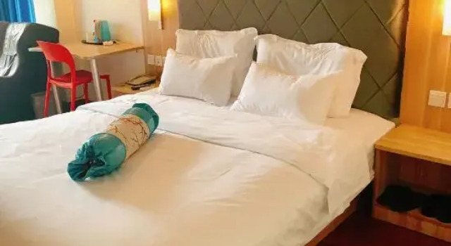 Люкс Deluxe π Hotel (Chengdu Wangjianglou Wanda Plaza)