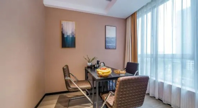 Люкс Business ELONG DELUXE HOTEL（Lingui District Government Store）