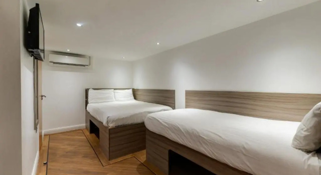 Трёхместный номер Standard без окна The Podworks Hotel