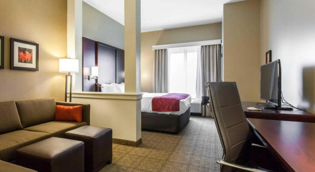 Люкс Comfort Suites Youngstown North