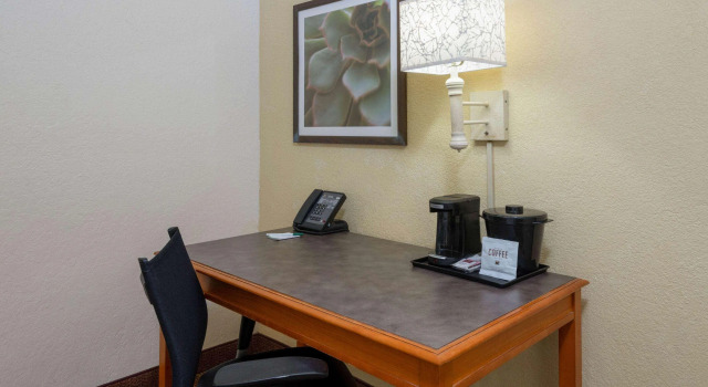 La Quinta Inn Deerfield Beach I-95 at Hillsboro East, Rezerwuj Hotel Hotele SPA w Palm Beach County, SPA