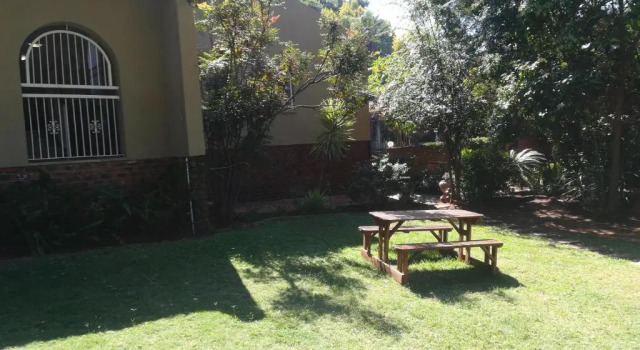 Номер Standard Harties Double Room with Shared Bathroom Non En-suite