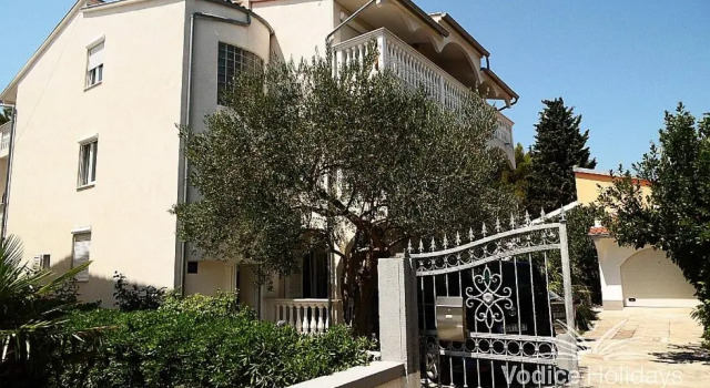 Апартаменты Amelia Apartment