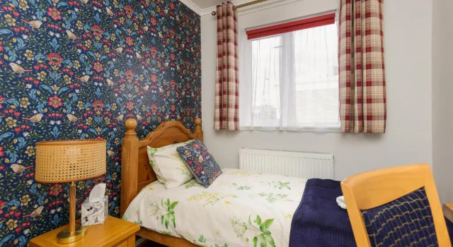 Коттедж с 4 комнатами Blue Sparrow House