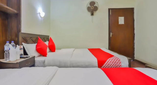 Oyo 742 Hotel Thamel Inn And Restaurant, Забронировать Отель Отели Катманду 3 звезды, рядом с Garden of Dreams, 3*