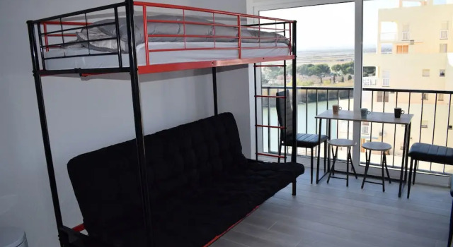 372-estudio Cerca de la Playa,hermosas Vistas, Забронировать Отель Отели Alt Empordà с парковкой, Парковка