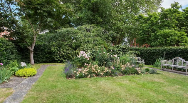 Veeve  4 Bed Kensington House On Kensington Church Street