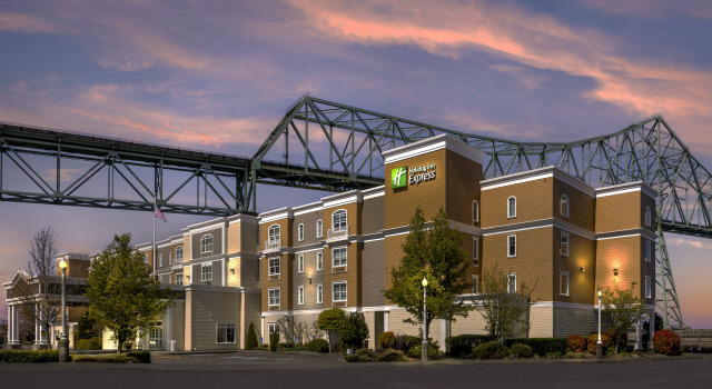 Holiday Inn Express & Suites Astoria by IHG