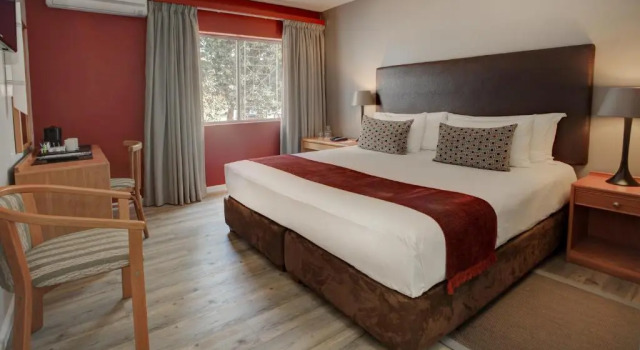 Двухместный номер Standard Premier Express Inn George