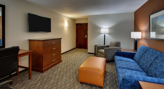 Люкс Drury Inn & Suites Iowa City Coralville