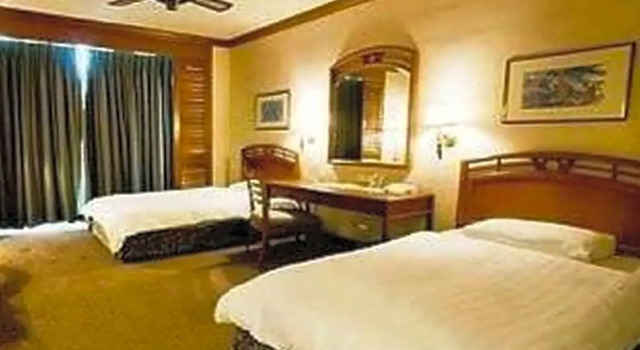 Двухместный номер Deluxe с красивым видом из окна Sabah Oriental Hotel