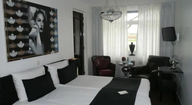 Hotel Garni Villa Arrisja, Book Villa Hoteller i Lochem med parkering, Parkering