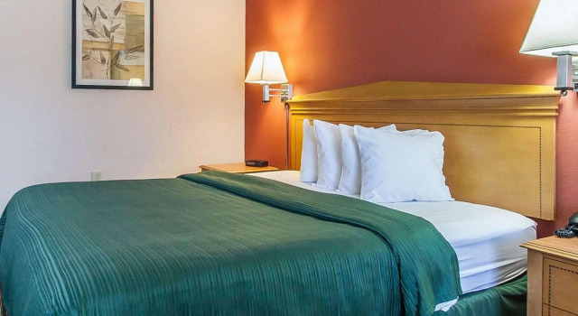 Двухместный номер Standard Econo Lodge Inn & Suites Centerville
