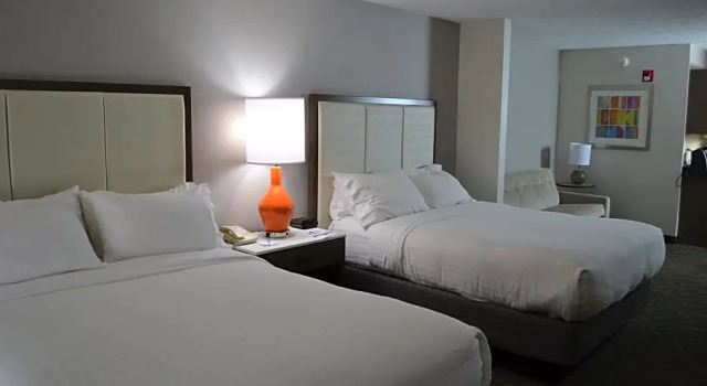 Четырёхместный номер Standard Holiday Inn Express & Suites Kent - University Area by IHG