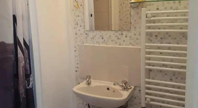 Номер Economy Adams Guest House