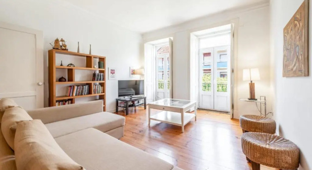 Guestready - Bright Family Home with Private Rooftop Terrace in Alcântara, Забронировать Отель Alcantra Лиссабон, рядом с Художественный центр LxFactory