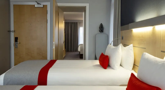 Двухместный номер Standard Accessible Holiday Inn Express Cheltenham by IHG