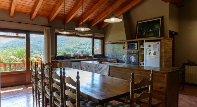 Can MiA, Prenota Hotel La Vall d'en Bas 