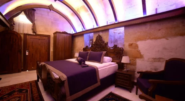 Полулюкс La Perla Cave Hotel