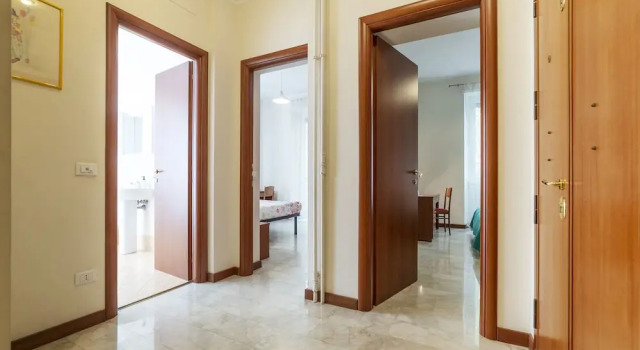 Spacious and comfortable Halldis apartment with four bedrooms, Забронировать Апартаменты/квартира Апартаменты Рима, рядом с Piazza San Giovanni in Laterano, Апартаменты/квартира