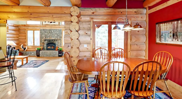 3BR Custom Handmade Log Home by RedAwning, Забронировать Отель Саут-Лейк-Тахо South Lake Tahoe Area