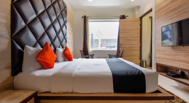 CAPITAL O74830 Hotel Feather, Rezerwuj Hotel Amritsar Punjab