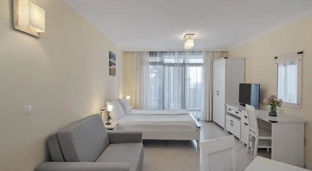 Студия с балконом и с видом на море Santa Marina Holiday Village