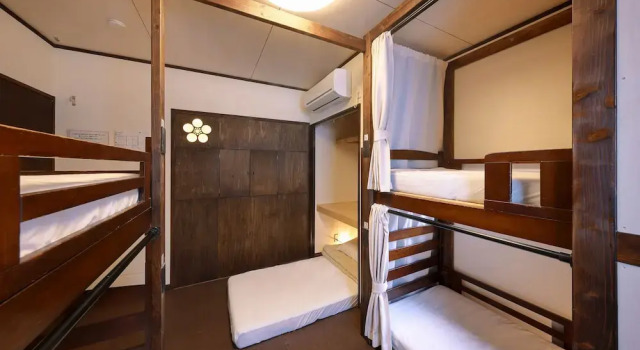 Кровать в общем номере (женский номер) Sendai Guest House UMEBACHI