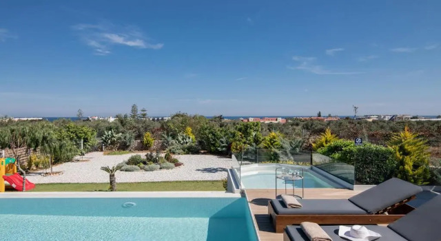 Вилла Alba Bianca Villa, Family Retreat with Heated Pool By ThinkVilla