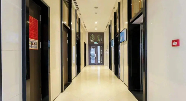Vivian Boutique The Botanica Residence