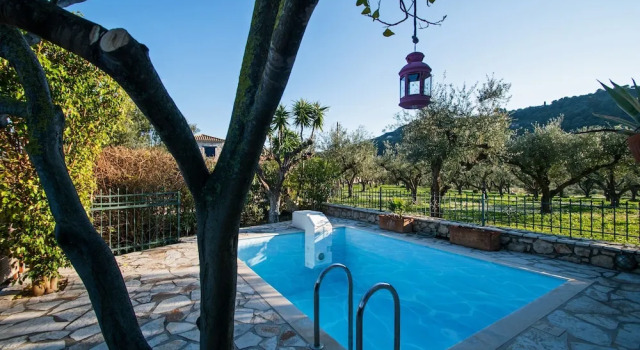 Valory s Stone House, Buchen Sie Villa Ano Vasilikos Griechenland