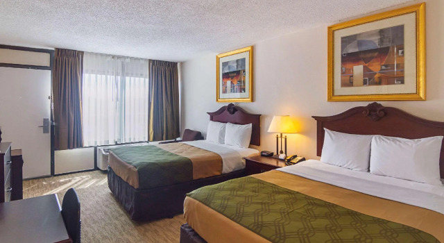 Четырёхместный номер Standard Regency Inn Sulphur Springs