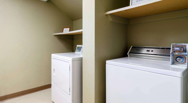 AmericInn Hesston, Đặt Khách sạn Hesston Kansas