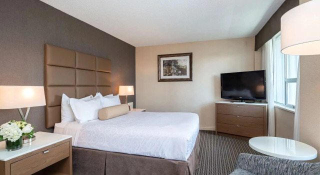 Двухместный номер Superior с балконом Best Western Premier Chateau Granville Hotel & Suites & Conference Centre