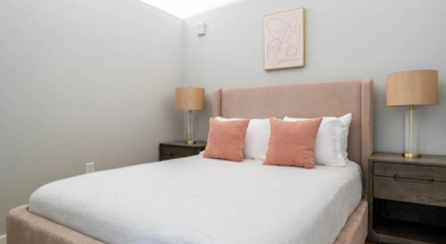Landing Chic Studio Yoga Studio Courtyard, Забронировать Апартаменты/квартира Апартаменты Дарем, рядом с Завод медовых напитков Honey Girl, Апартаменты/квартира