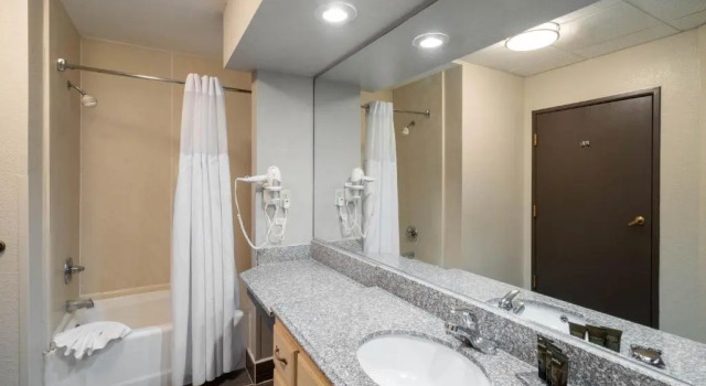 Четырёхместный номер Standard Wingate by Wyndham Memphis East