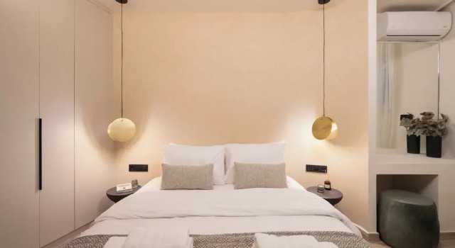 Cozy & Chic Stay Near Metro Station