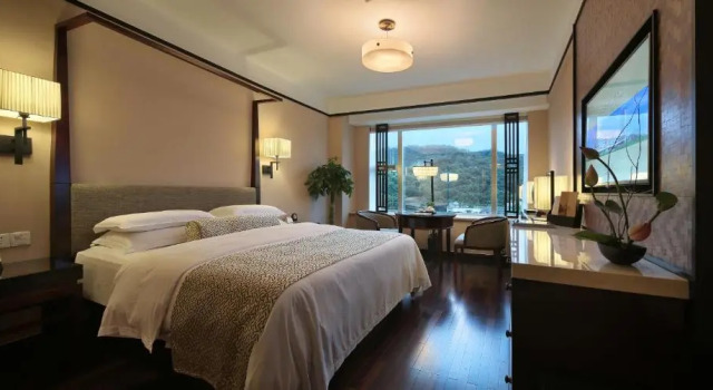 Двухместный номер Standard с видом на горы Zhejiang Narada Grand Hotel